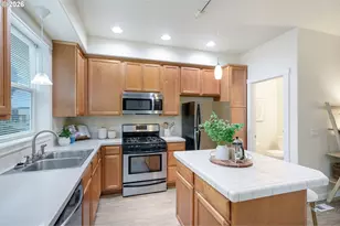 2781 SE Nicklaus Ct, Hillsboro, OR 97123 - Photo 10