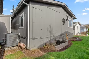 18485 SW Pacific Dr, Tualatin, OR 97062 - Photo 42