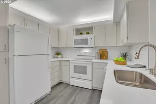 5063 SW Foothills Dr, Lake Oswego, OR 97034 - Photo 10