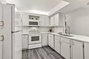 5063 SW Foothills Dr, Lake Oswego, OR 97034 - Photo 12