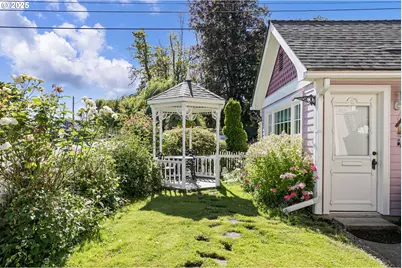 617 Juniper St, Junction City, OR 97448 - Photo 44