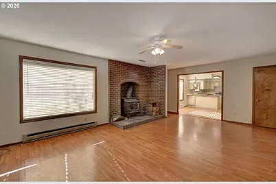 100 Inglewood Dr, Longview, WA 98632 - Photo 2