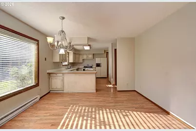 100 Inglewood Dr, Longview, WA 98632 - Photo 4