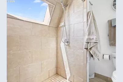 81 N Hayden Bay Dr, Portland, OR 97217 - Photo 24