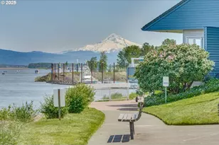 81 N Hayden Bay Dr, Portland, OR 97217 - Photo 12