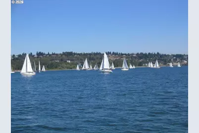 81 N Hayden Bay Dr, Portland, OR 97217 - Photo 2