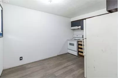 1337 10th Ave, Longview, WA 98632 - Photo 6