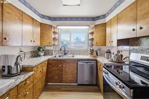 1504 Green Acres Rd, Eugene, OR 97408 - Photo 10