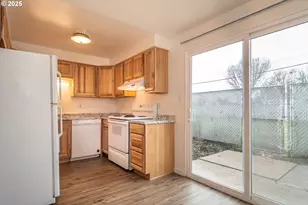 885 NE Sunset St, Roseburg, OR 97470 - Photo 16