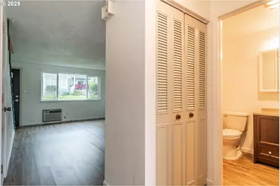 885 NE Sunset St #11, Roseburg, OR 97470 - Photo 8