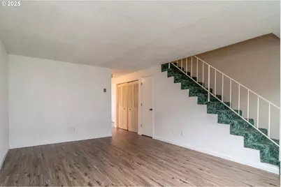 885 NE Sunset St #11, Roseburg, OR 97470 - Photo 6