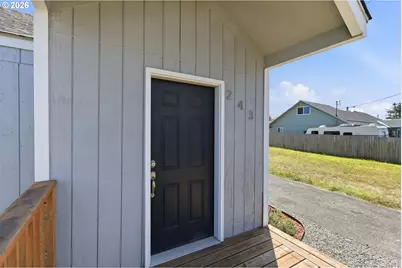 243 S Marple St, Coos Bay, OR 97420 - Photo 8
