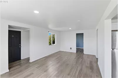 243 S Marple St, Coos Bay, OR 97420 - Photo 10
