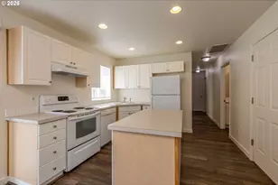 871 SW Junction Pl, Gresham, OR 97080 - Photo 6