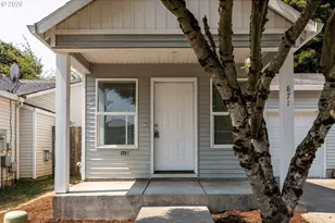 871 SW Junction Pl, Gresham, OR 97080 - Photo 2