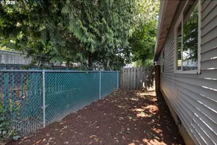 871 SW Junction Pl, Gresham, OR 97080 - Photo 14