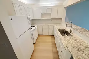 247 N Hayden Bay Dr, Portland, OR 97217 - Photo 12