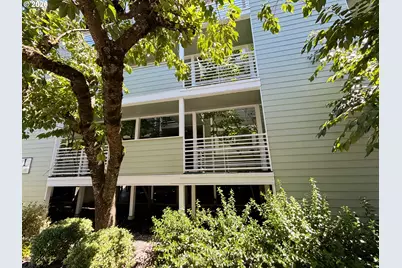 247 N Hayden Bay Dr, Portland, OR 97217 - Photo 1