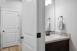 3751 Village Center Dr SE, Salem, OR 97302 - Photo 20