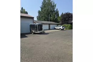 4922 SE 111th Ave, Portland, OR 97266 - Photo 4