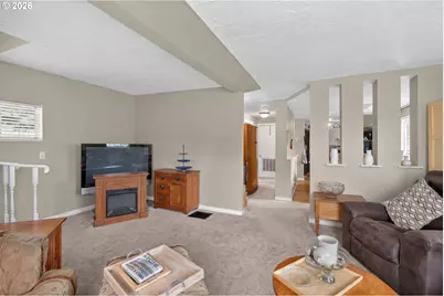 4810 SE 136th Ave, Portland, OR 97236 - Photo 4