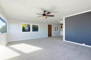 5422 Portland Rd NE, Salem, OR 97305 - Photo 4