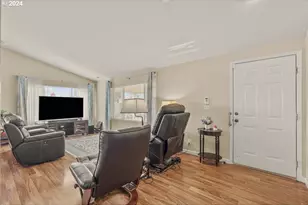 4293 Lemon St NE, Salem, OR 97305 - Photo 6