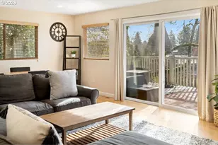 2738 SW Moss St, Portland, OR 97219 - Photo 4