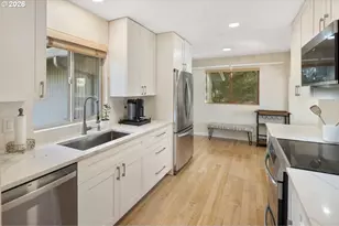 2738 SW Moss St, Portland, OR 97219 - Photo 12