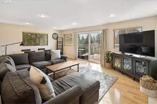 2738 SW Moss St, Portland, OR 97219 - Photo 6