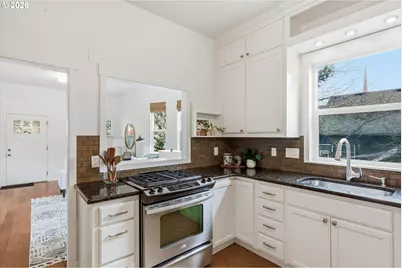 2624 NE Sumner St, Portland, OR 97211 - Photo 12