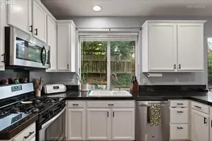 10375 SW Dunlin Pl, Beaverton, OR 97007 - Photo 8