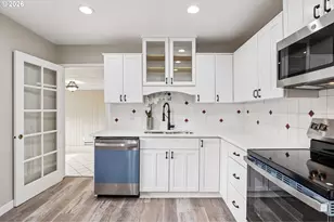 18021 SE Mill Ct, Portland, OR 97233 - Photo 10