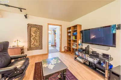 117 SW 66th St, South Beach, OR 97366 - Photo 26