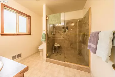 117 SW 66th St, South Beach, OR 97366 - Photo 20