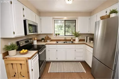 87981 6th St, Veneta, OR 97487 - Photo 4