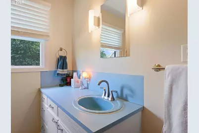 5425 N Syracuse St, Portland, OR 97203 - Photo 18