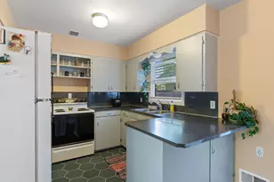 5425 N Syracuse St, Portland, OR 97203 - Photo 10