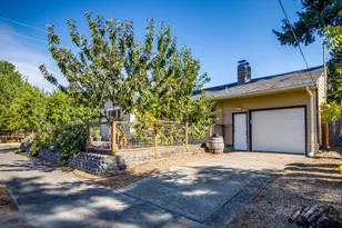 5425 N Syracuse St, Portland, OR 97203 - Photo 4