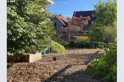 5425 N Syracuse St, Portland, OR 97203 - Photo 32
