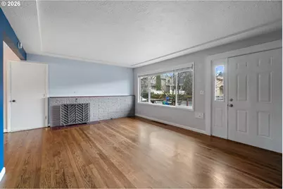 5425 N Syracuse St, Portland, OR 97203 - Photo 8