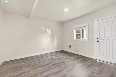 187 37th St, Springfield, OR 97478 - Photo 8
