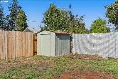 187 37th St, Springfield, OR 97478 - Photo 32