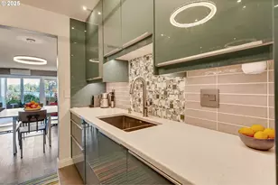 5110 S Landing Dr, Portland, OR 97239 - Photo 16