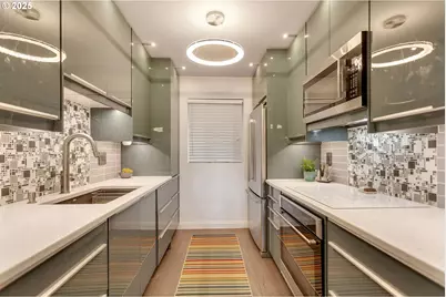 5110 S Landing Dr #103, Portland, OR 97239 - Photo 12