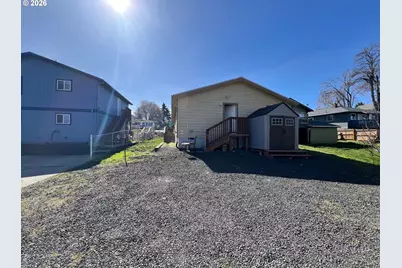 1207 E 10th, The Dalles, OR 97058 - Photo 16