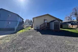 1207 E 10th, The Dalles, OR 97058 - Photo 16