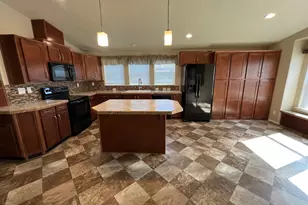 1207 E 10th, The Dalles, OR 97058 - Photo 2