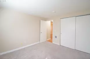 14095 Sw Walker Rd, Beaverton, OR 97005 - Photo 16