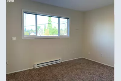 8451 SE Foster Rd, Portland, OR 97266 - Photo 14